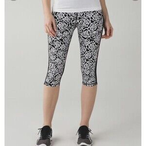 Lululemon Size 4 Real‎ Quick Crop Posey Mosaic Black Full-On Luxtreme